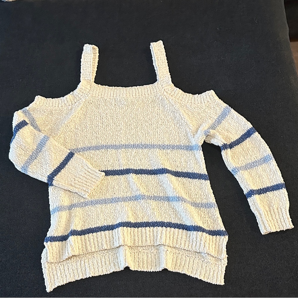 cupcakes & cashmere Off-the-Shoulder Sweater in Cream and Blue